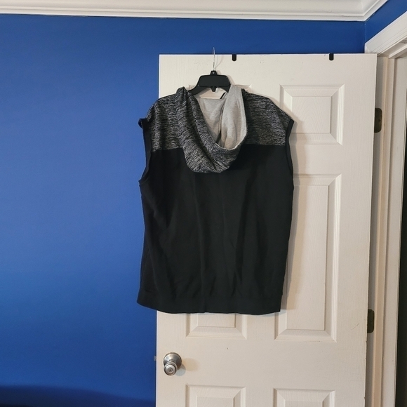 ECKO Vest ⚫️ ♟️ - Picture 4 of 4